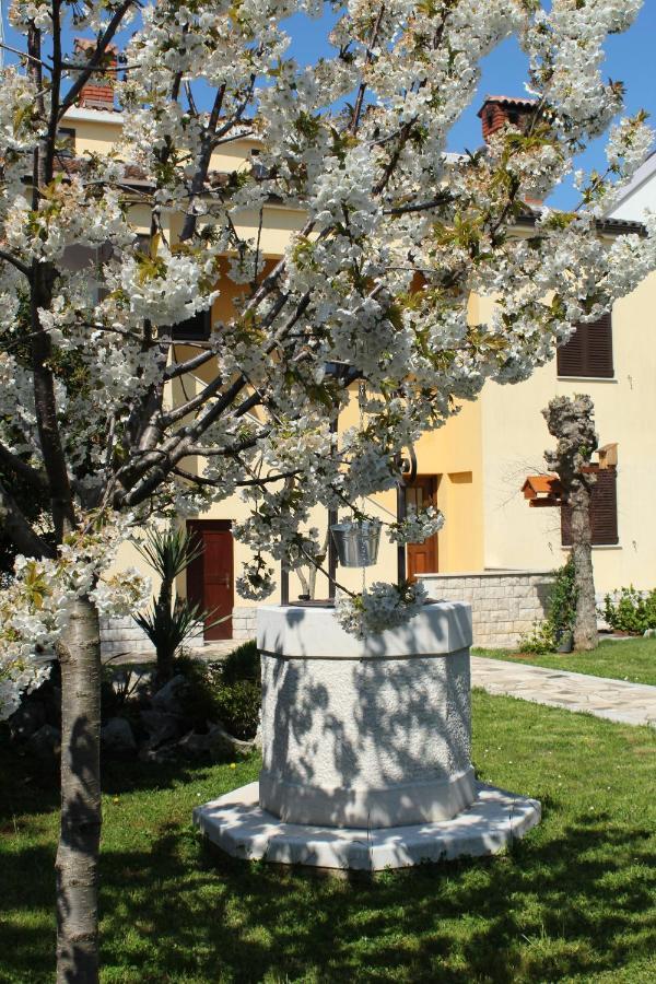 Apartment Dekovic Poreč Exteriör bild