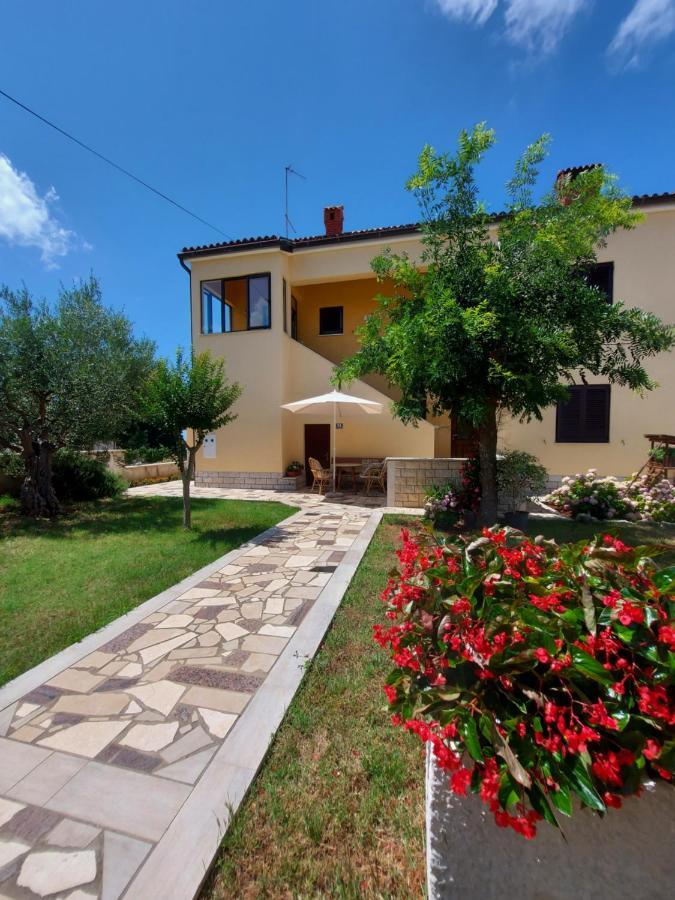 Apartment Dekovic Poreč Exteriör bild